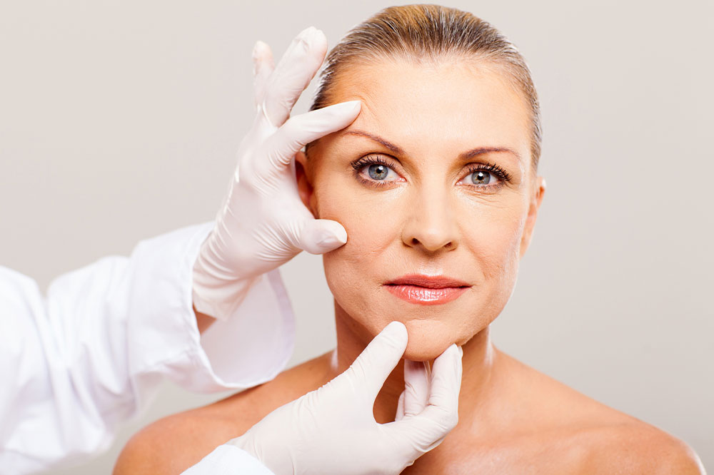 Aging –  Its types, warning signs, symptoms, and risk factors